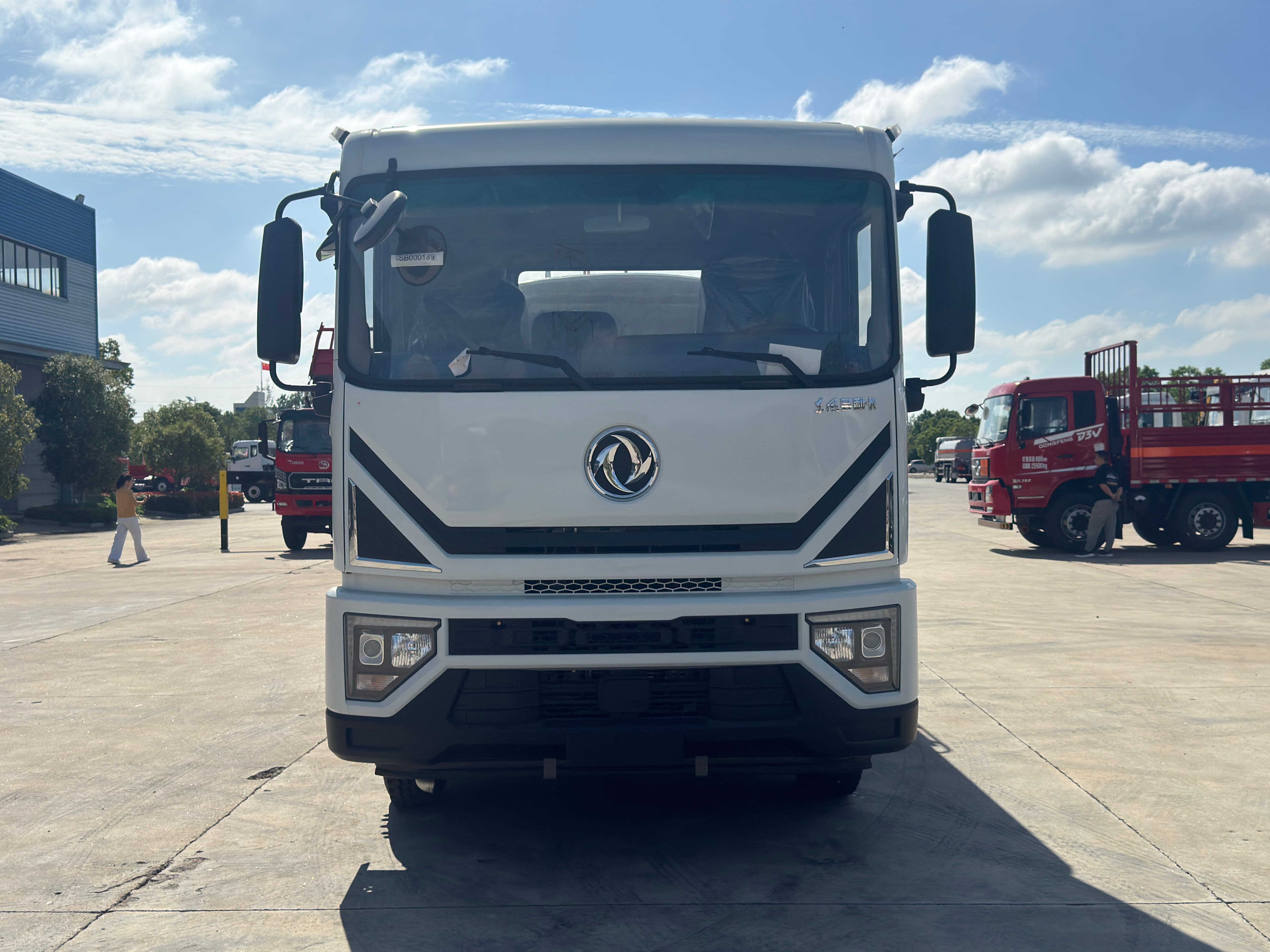 国六东风D9 12吨14吨洒水车