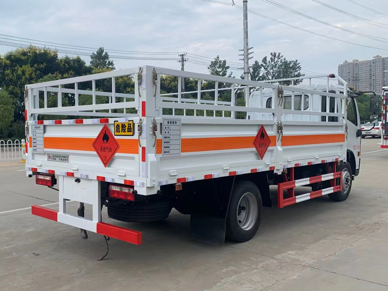 东风5.2米气瓶运输车