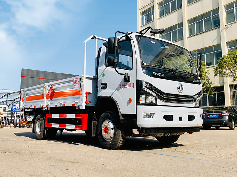 东风4.2米黄牌气瓶运输车