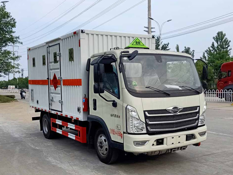 福田领航4.1米易燃气体运输车