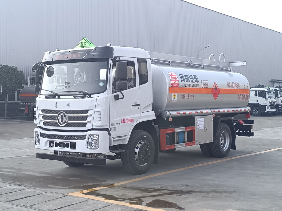 东风锦程12吨油罐车