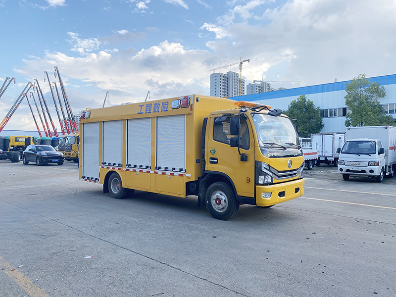 多利卡D7 1600方排水车(自吸便携)