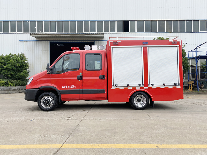 依维柯欧胜双排500方救险车(便携)