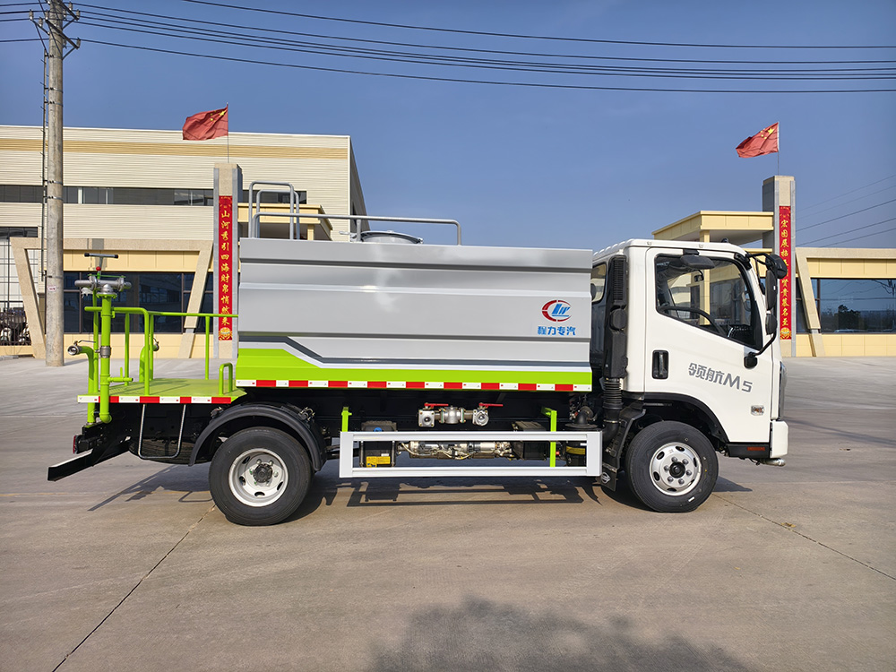 7方福田领航M5（132马力）蓝牌抑尘车