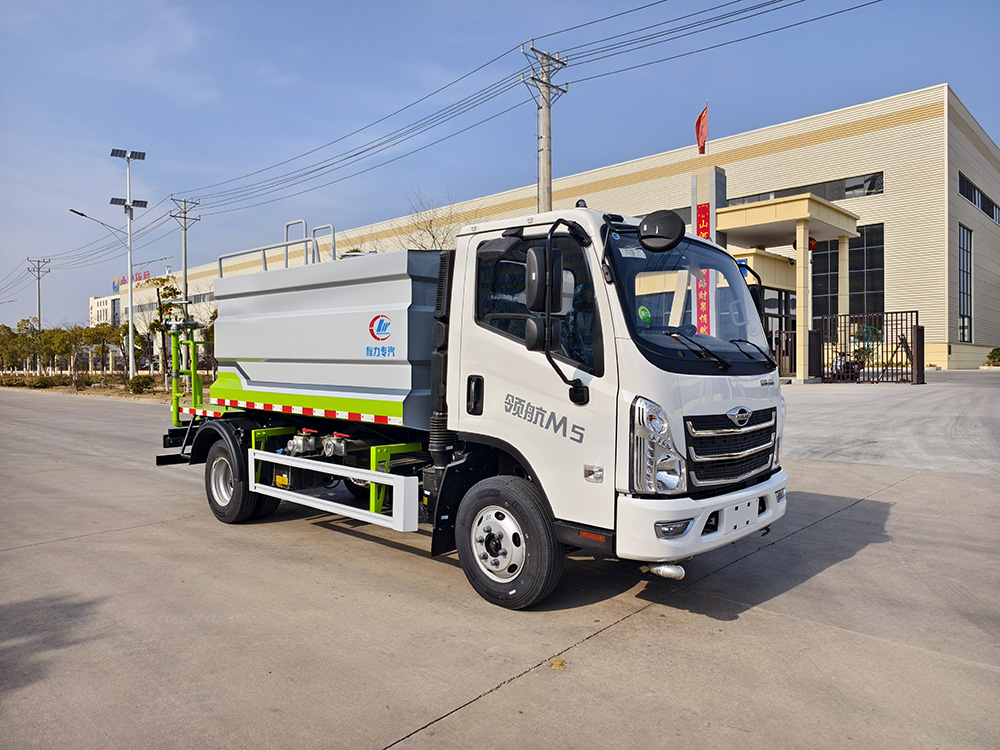 7方福田领航M5（132马力）蓝牌抑尘车