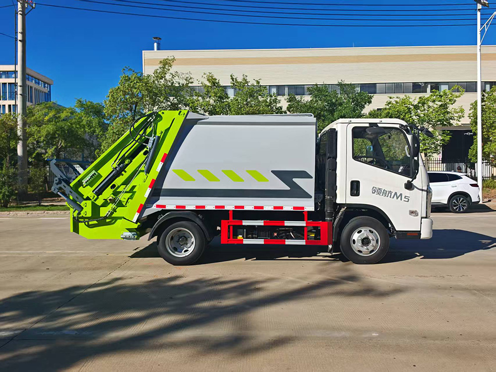6.5方蓝牌福田领航M5压缩垃圾车